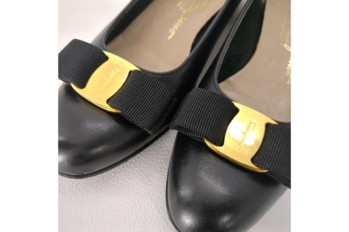 パンプスのサルヴァトーレフェラガモ(Salvatore Ferragamo)