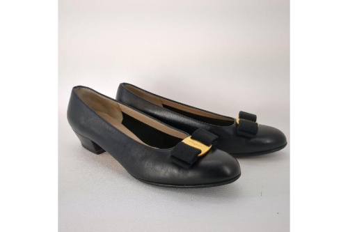 サルヴァトーレフェラガモ(Salvatore Ferragamo)のスニーカー ヒール パンプス サンダル