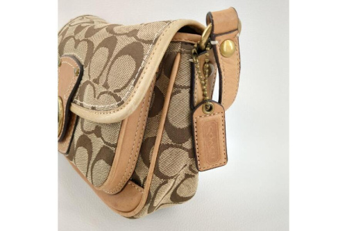 コーチ（COACH）のグネチャー