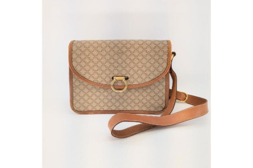 バッグのショルダーバッグ