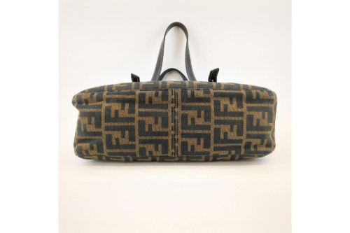 ズッカのゴールド金具