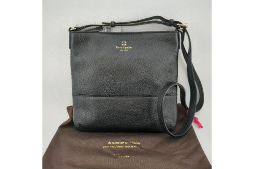 バッグのショルダーバッグ