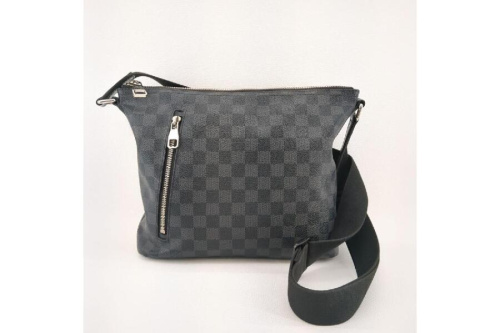 バッグのショルダーバッグ