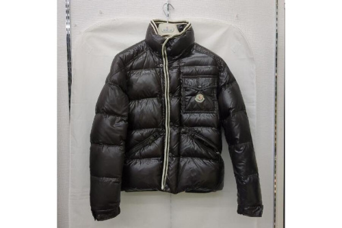 モンクレール(MONCLER)のブランソン