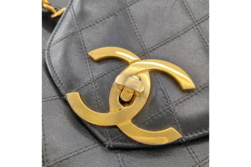 トートバッグのシャネル（CHANEL）
