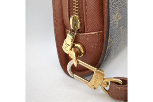 セカンドバッグのルイ・ ヴィトン（LOUIS VUITTON）