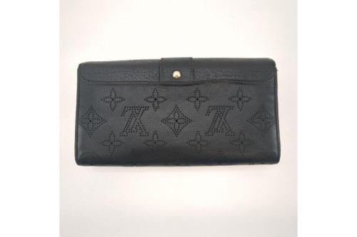 長財布のルイ・ ヴィトン（LOUIS VUITTON）