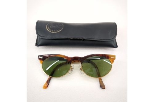 サングラスのレイバン