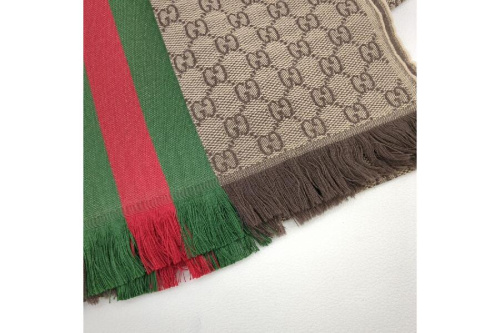 ストールのグッチ（GUCCI）