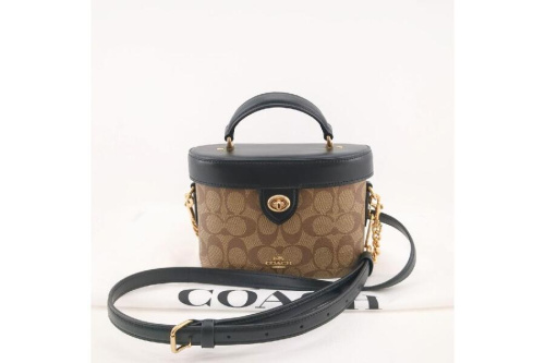 バッグのショルダーバッグ