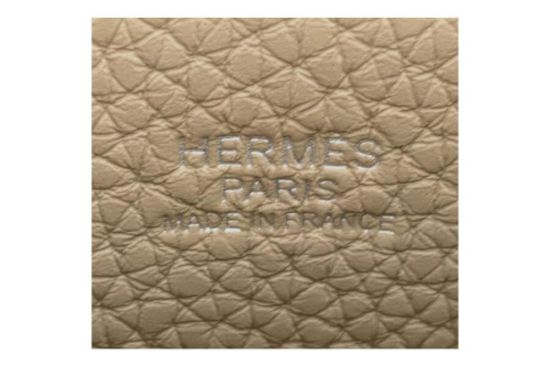 カバセリエ46のエトゥープ トリヨンクレマンス