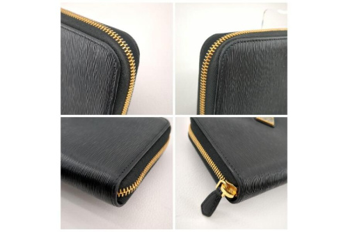 プラダ（PRADA）のラウンドファスナー