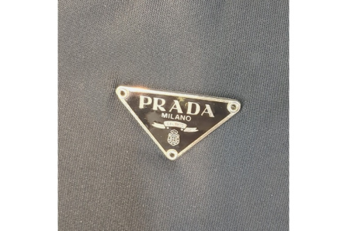 ナイロンバッグのプラダ(PRADA)