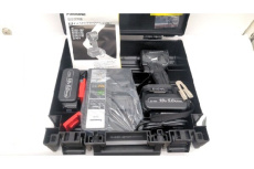 工具のインパクトドライバー 