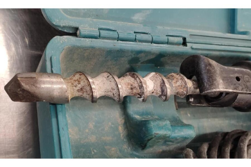 ハンマドリルのMAKITA