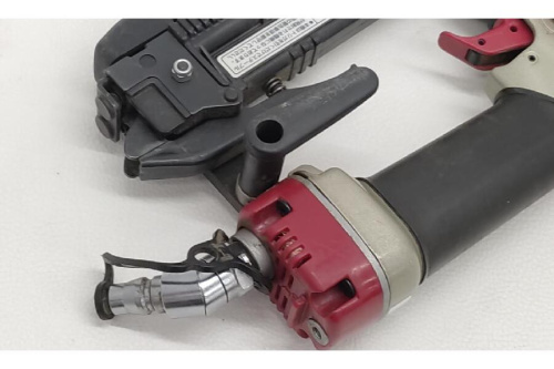 エアタッカーの釘打機