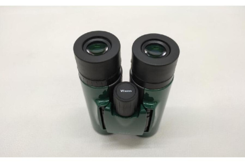 光学機器の双眼鏡