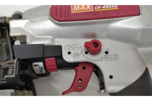 釘打ち機のコイルネイラ