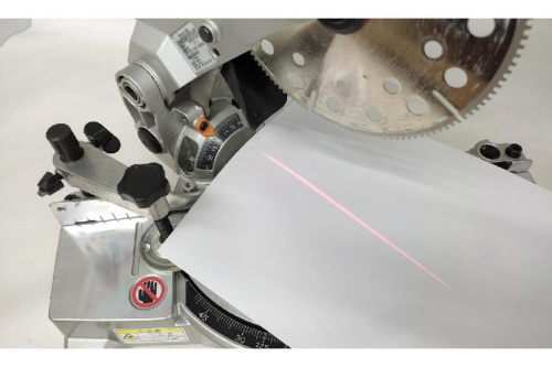 充電式の卓上マルノコ