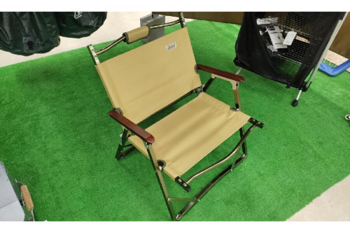 中古キャンプ用品のファニチャー
