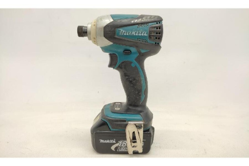 電動工具のインパクトドライバ