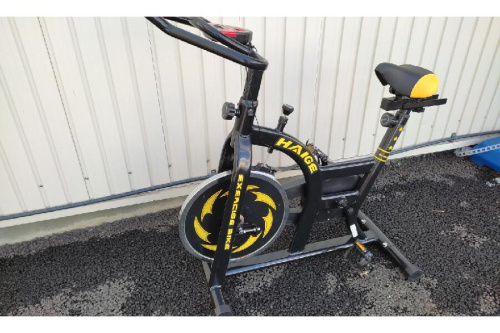 中古フィットネス用品のスピンバイク