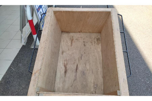 運搬車のメーカー不明