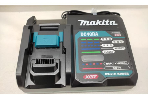 バッテリーの充電器