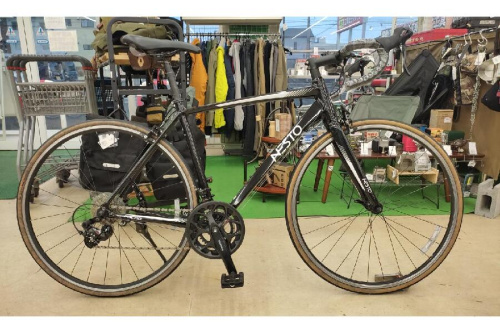自転車のロードバイク