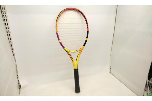 スポーツ用品のテニス
