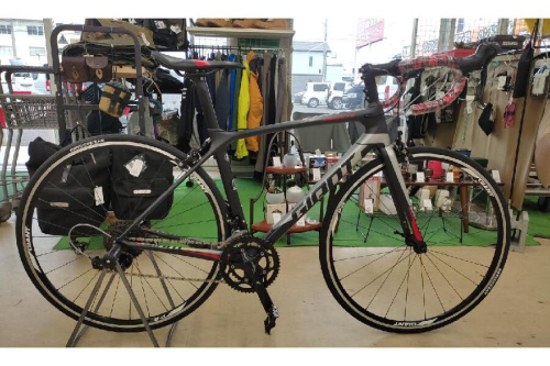 自転車のロードバイク