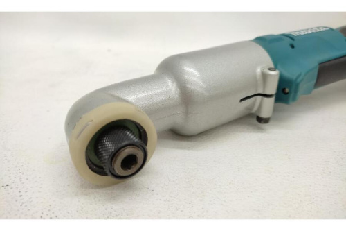 インパクトドライバーのマキタ（MAKITA）