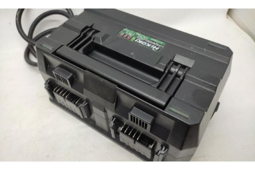 充電器のハイコーキ（HiKOKI）
