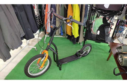 スポーツ用品のキックボード