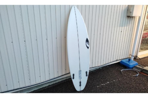 サーフボードのシャープアイ