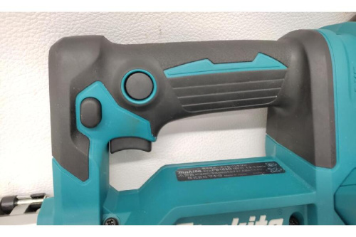 マキタ（MAKITA）の充電式ポータブルバンドソー