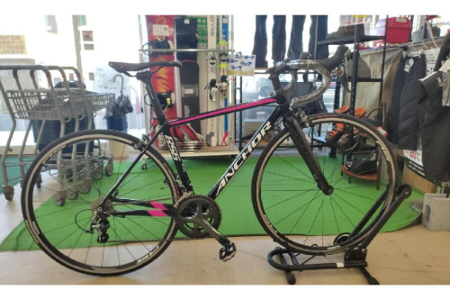 自転車のロードバイク