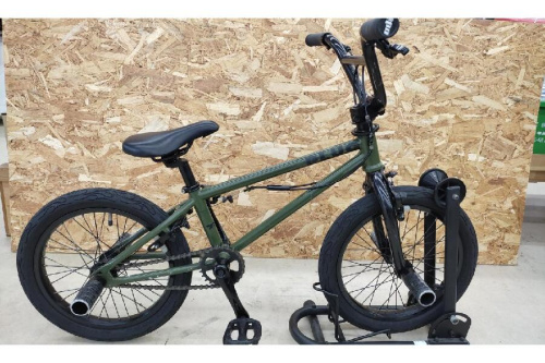 自転車のマウンテンバイク