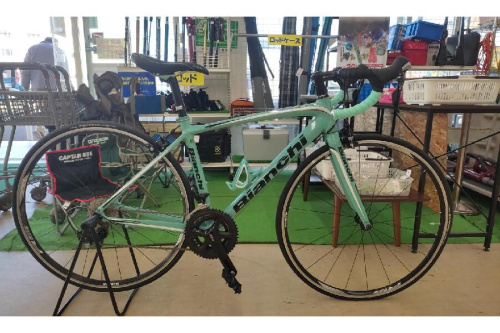 自転車のロードバイク