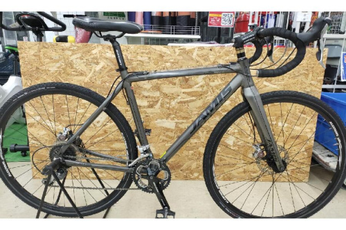 自転車のロードバイク