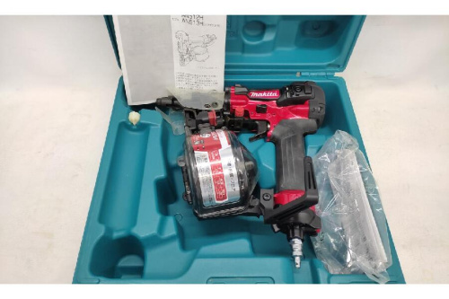 工具の釘打ち機