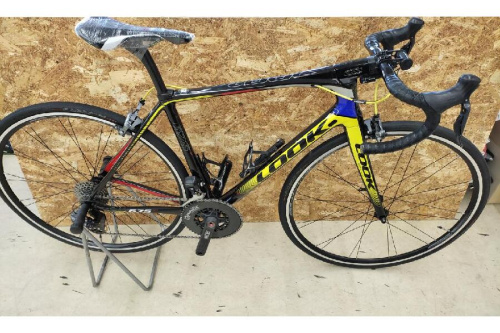 自転車のロードバイク