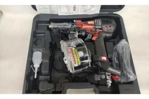 工具の釘打ち機