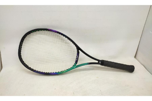 テニスのYONEX
