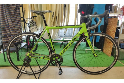 自転車のロードバイク