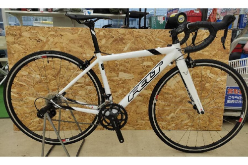自転車のロードバイク