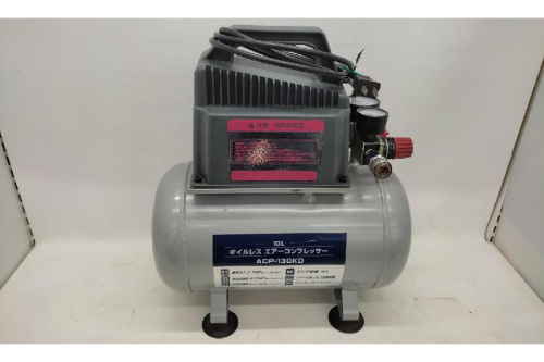 工具のエアコンプレッサー