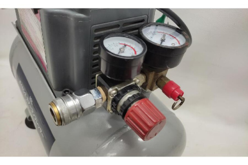 エアコンプレッサーの高儀