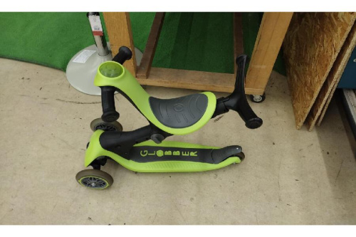 GLOBBERのキックスケーター