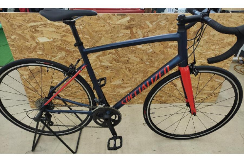 自転車のロードバイク